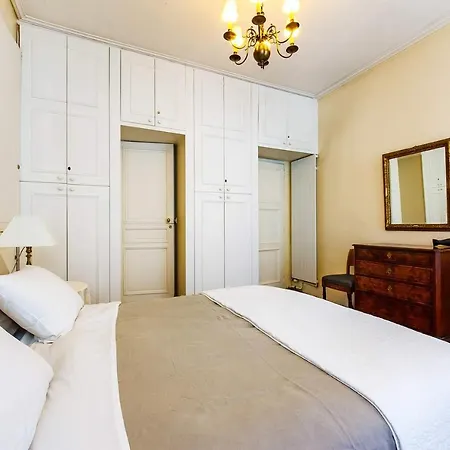 Two Bedroom St. Honore דירה